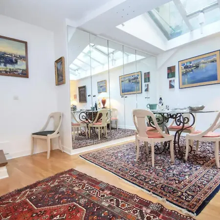 Galerie Des Arts - Elegant - By Mon Petit Faré