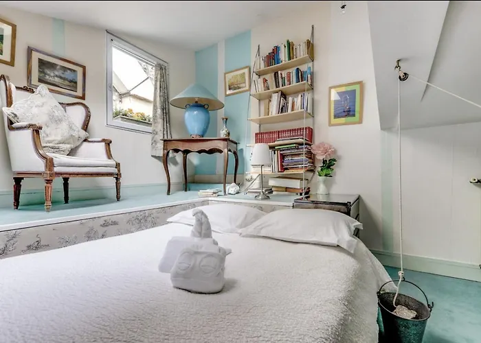 Galerie Des Arts - Elegant - By Mon Petit Faré